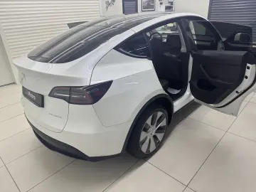 Tesla Model Y Dual Motor Long Range