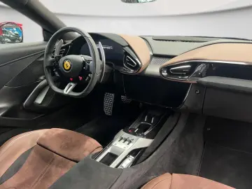 FERRARI 12Cilindri Coupé