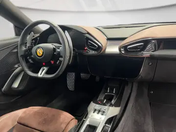 FERRARI 12Cilindri Coupé