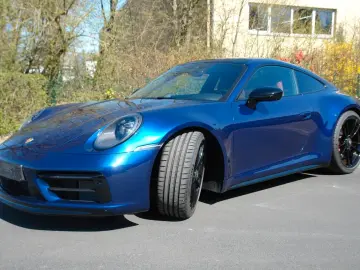 PORSCHE 911 CARRERA 4 GTS Coupe