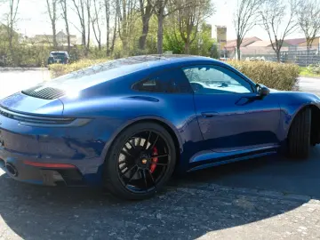 PORSCHE 911 CARRERA 4 GTS Coupe