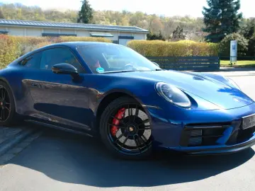 PORSCHE 911 CARRERA 4 GTS Coupe