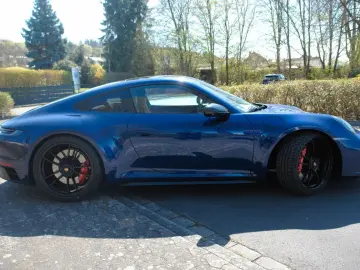PORSCHE 911 CARRERA 4 GTS Coupe