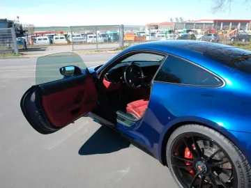 PORSCHE 911 CARRERA 4 GTS Coupe