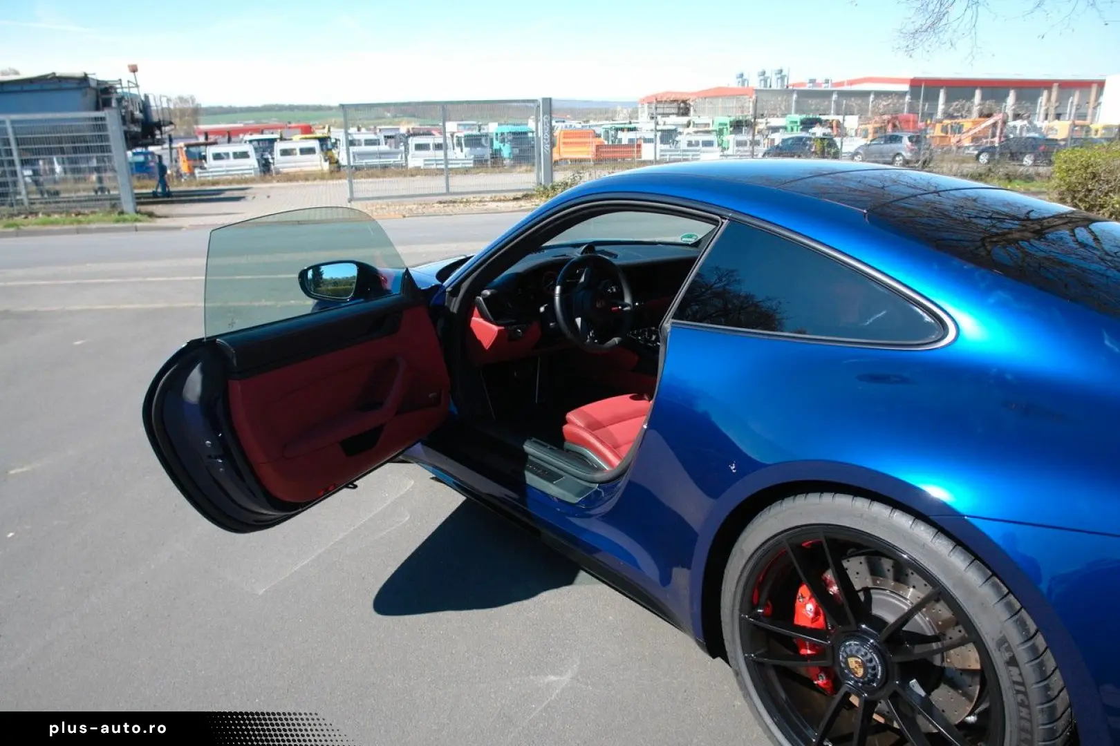 PORSCHE 911 CARRERA 4 GTS Coupe