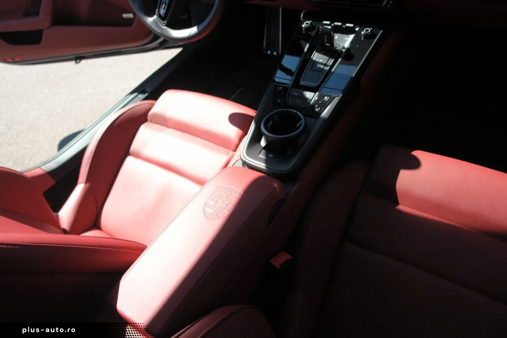 PORSCHE 911 CARRERA 4 GTS Coupe
