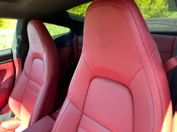 PORSCHE 911 CARRERA 4 GTS Coupe