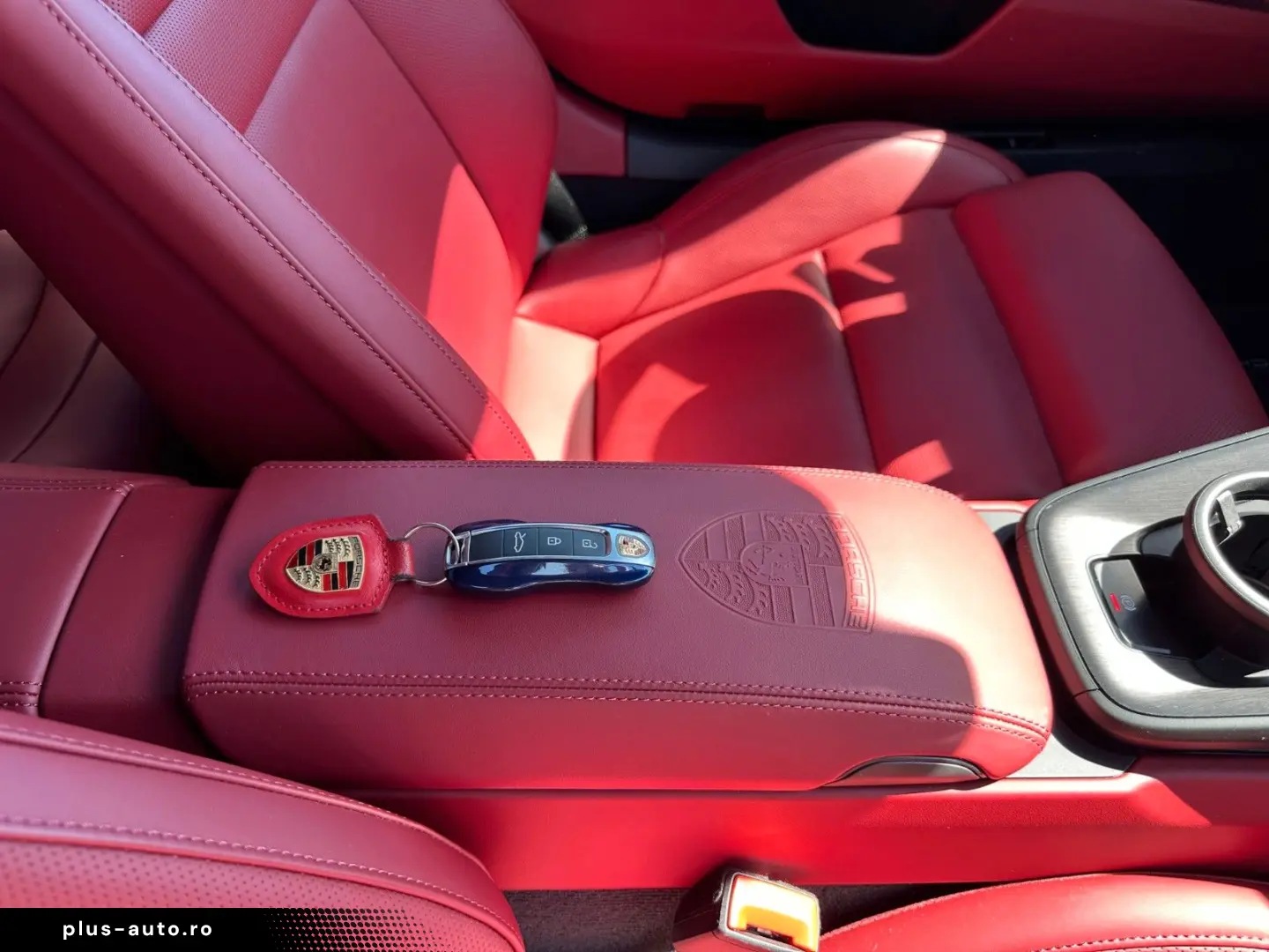 PORSCHE 911 CARRERA 4 GTS Coupe