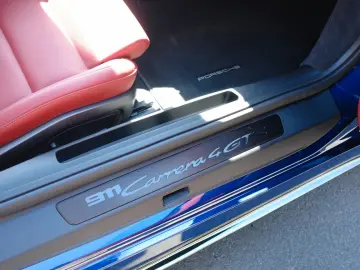 PORSCHE 911 CARRERA 4 GTS Coupe