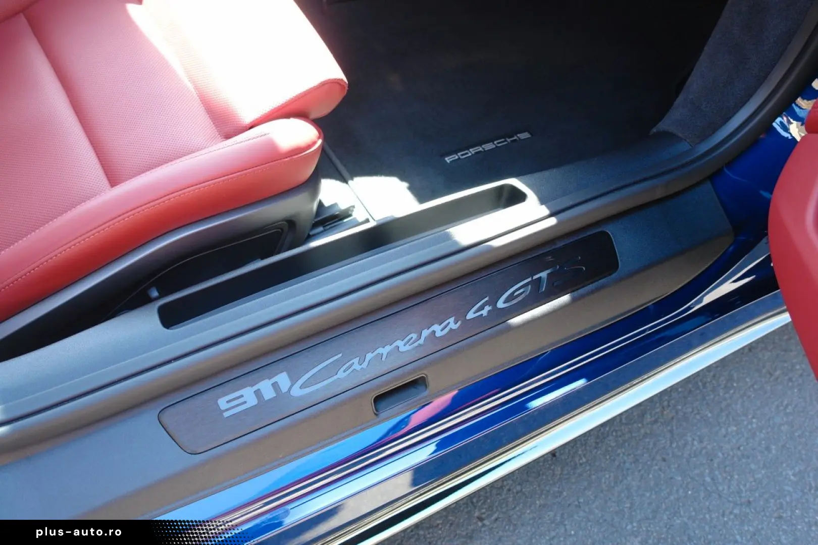 PORSCHE 911 CARRERA 4 GTS Coupe