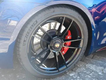PORSCHE 911 CARRERA 4 GTS Coupe