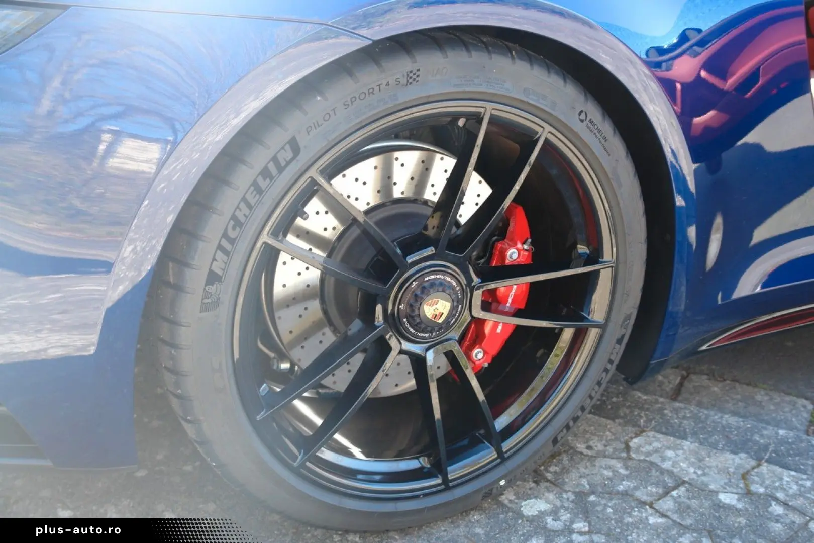 PORSCHE 911 CARRERA 4 GTS Coupe