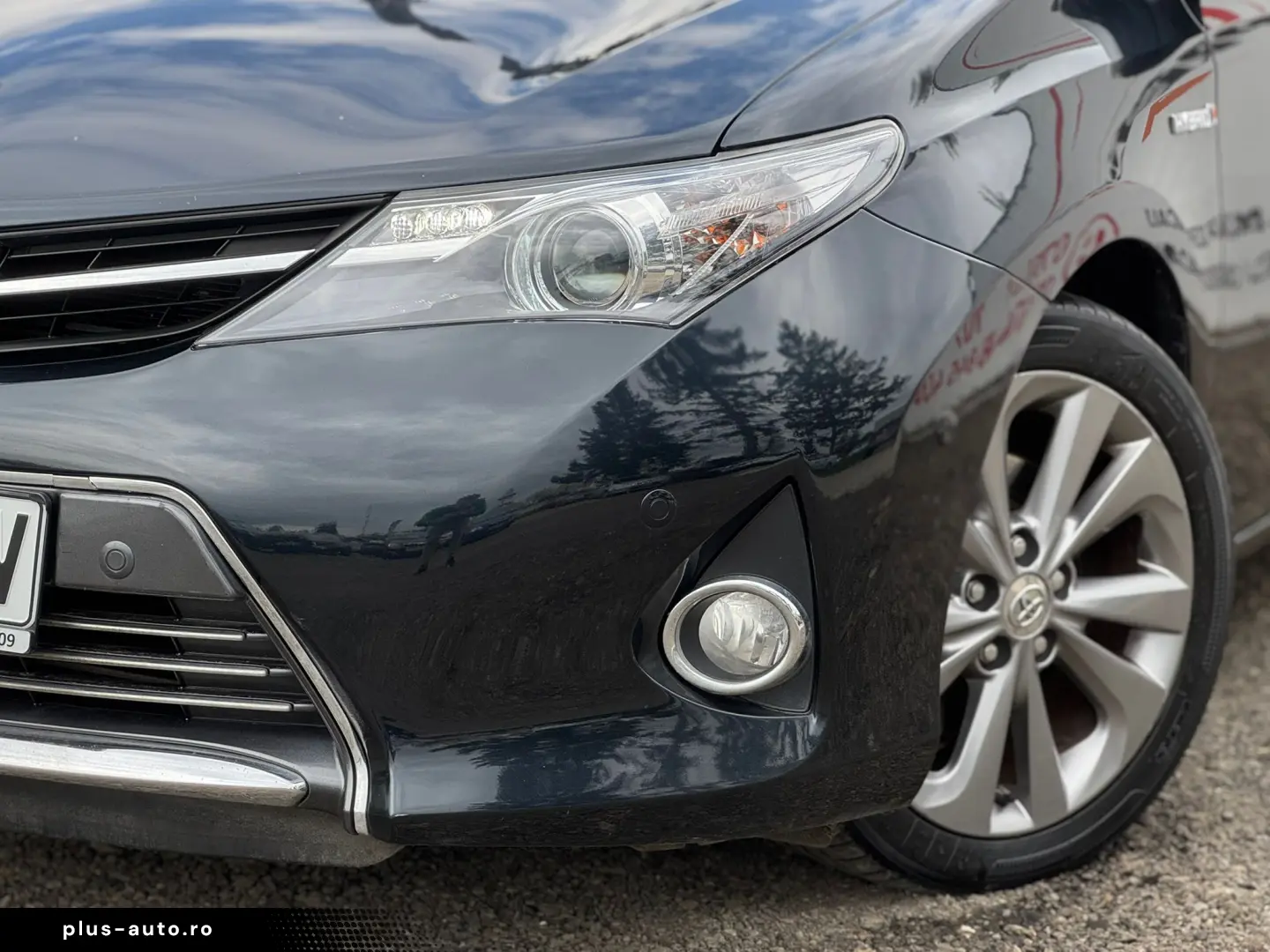 TOYOTA AURIS HYBRID