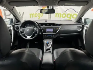 TOYOTA AURIS HYBRID