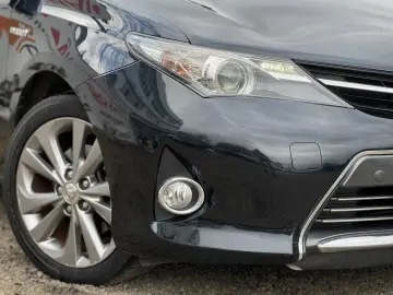 TOYOTA AURIS HYBRID