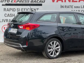 TOYOTA AURIS HYBRID