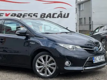 TOYOTA AURIS HYBRID