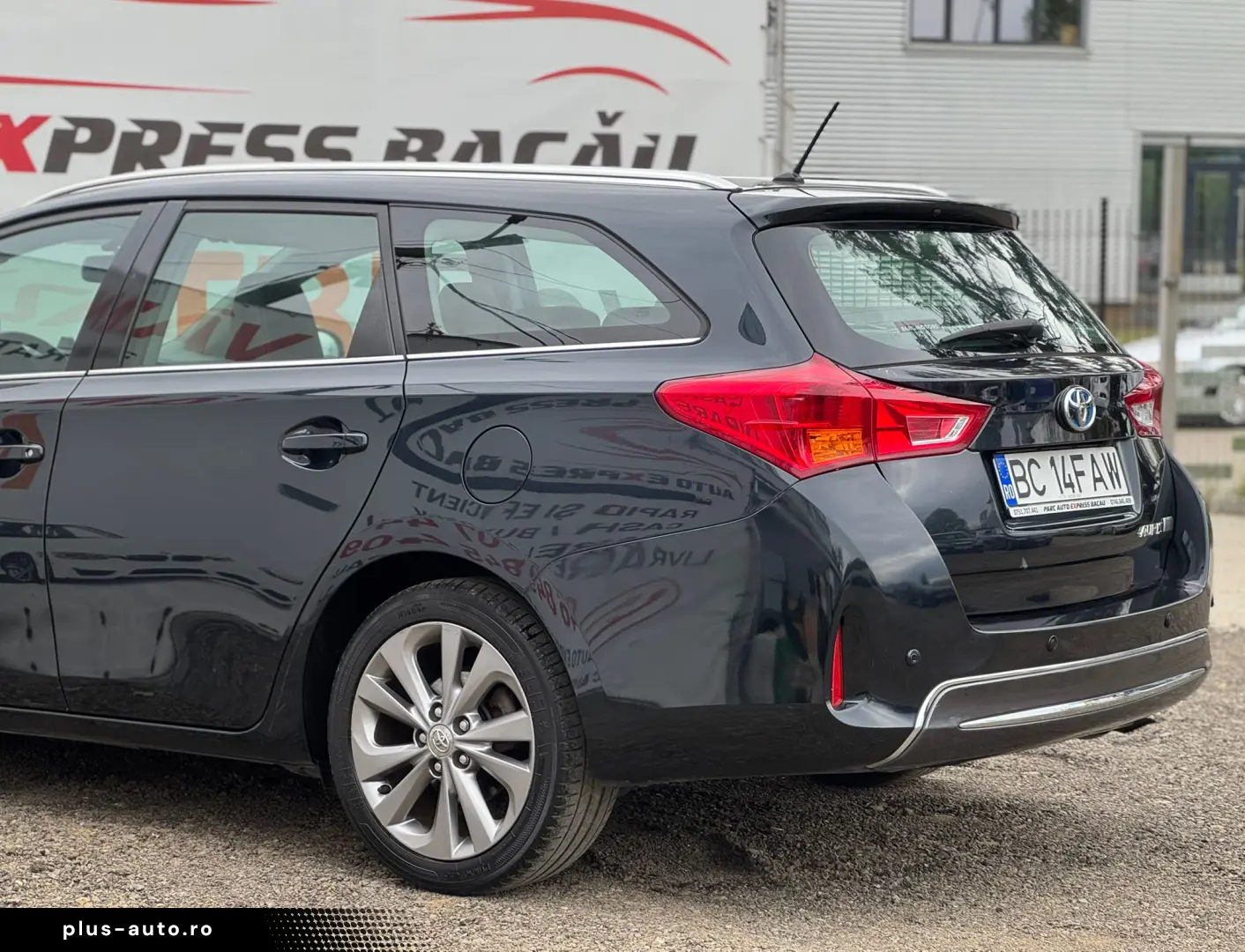 TOYOTA AURIS HYBRID