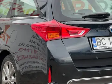 TOYOTA AURIS HYBRID