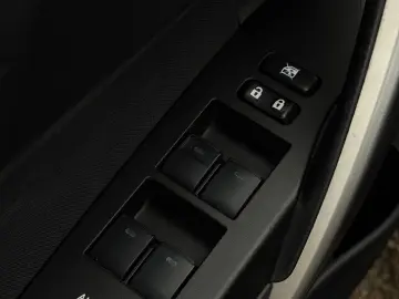 TOYOTA AURIS HYBRID