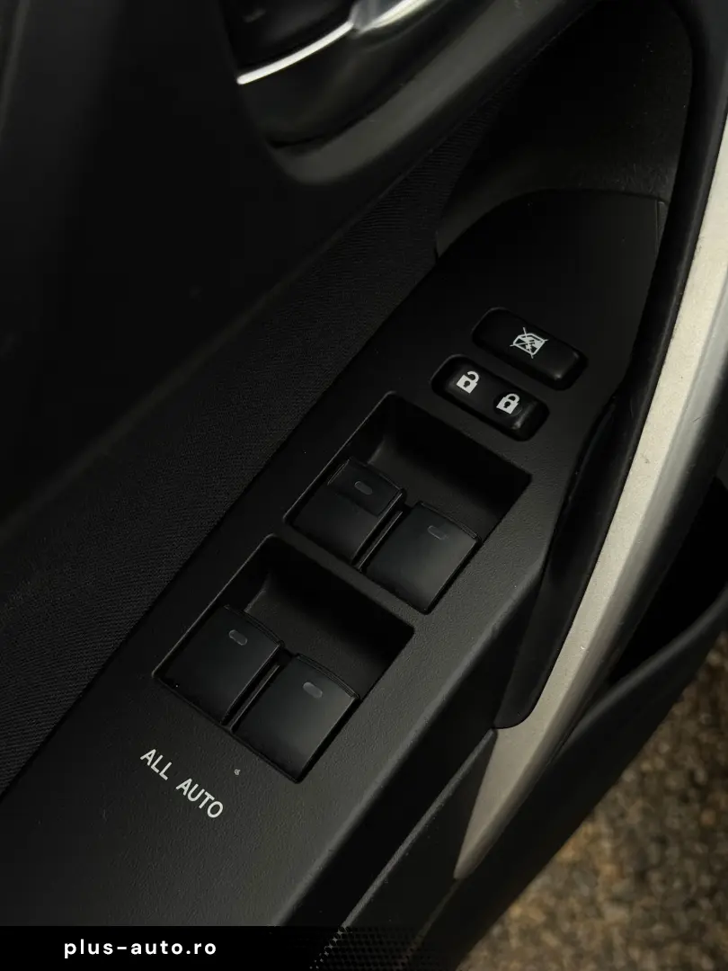 TOYOTA AURIS HYBRID