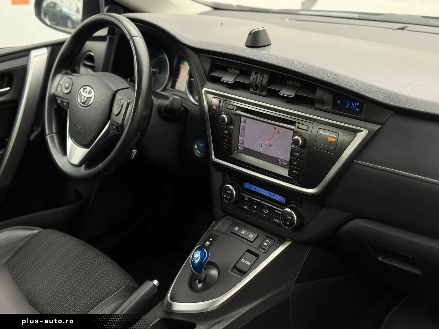 TOYOTA AURIS HYBRID