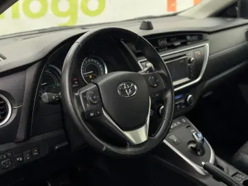 TOYOTA AURIS HYBRID