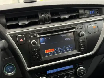 TOYOTA AURIS HYBRID