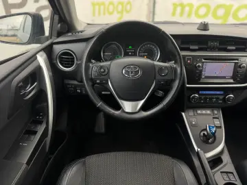 TOYOTA AURIS HYBRID