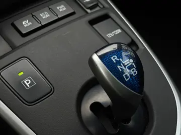 TOYOTA AURIS HYBRID