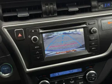 TOYOTA AURIS HYBRID
