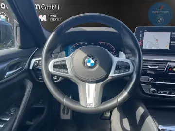 BMW 530 i xDrive M-Sport Touring AHK HUD StandHZG