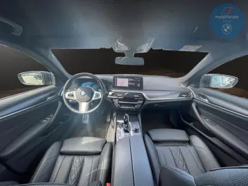 BMW 530 i xDrive M-Sport Touring AHK HUD StandHZG