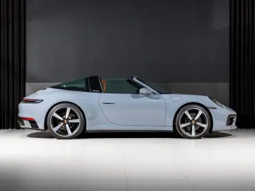 PORSCHE 992 Targa 4S  Heritage  BOSE  PDLS   Chrono  18w