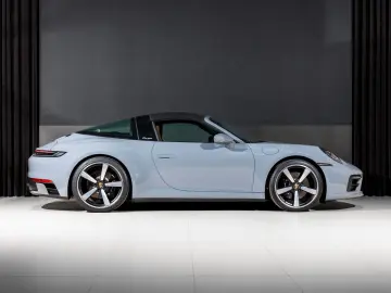 PORSCHE 992 Targa 4S  Heritage  BOSE  PDLS   Chrono  18w