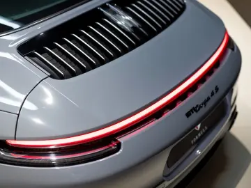 PORSCHE 992 Targa 4S  Heritage  BOSE  PDLS   Chrono  18w