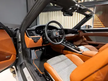 PORSCHE 992 Targa 4S  Heritage  BOSE  PDLS   Chrono  18w