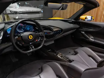 FERRARI SF90 Spider Full Carbon 4.0 V8 Carbon Seats