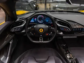 FERRARI SF90 Spider Full Carbon 4.0 V8 Carbon Seats