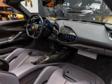 FERRARI SF90 Spider Full Carbon 4.0 V8 Carbon Seats