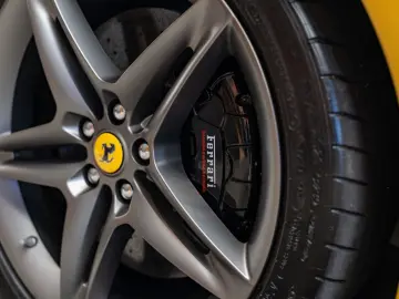 FERRARI SF90 Spider Full Carbon 4.0 V8 Carbon Seats