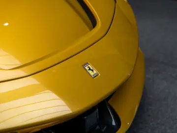 FERRARI SF90 Spider Full Carbon 4.0 V8 Carbon Seats