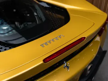 FERRARI SF90 Spider Full Carbon 4.0 V8 Carbon Seats