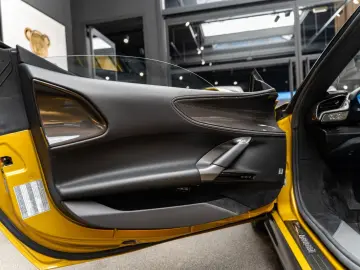 FERRARI SF90 Spider Full Carbon 4.0 V8 Carbon Seats
