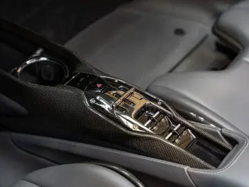 FERRARI SF90 Spider Full Carbon 4.0 V8 Carbon Seats