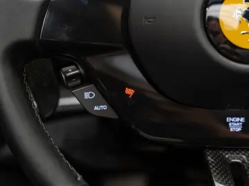 FERRARI SF90 Spider Full Carbon 4.0 V8 Carbon Seats