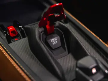 LAMBORGHINI Revuelto MY25  Ad Personam Full Carbon Full Assi