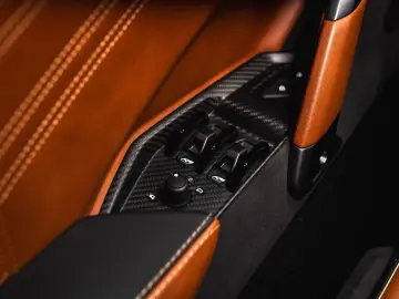 LAMBORGHINI Revuelto MY25  Ad Personam Full Carbon Full Assi