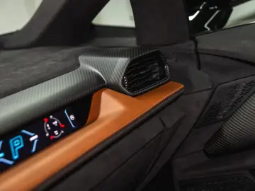 LAMBORGHINI Revuelto MY25  Ad Personam Full Carbon Full Assi