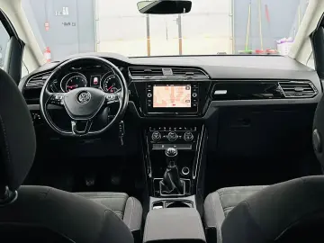 VOLKSWAGEN TOURAN 2019 1.6D E6 7 Locuri Garantie 12 Luni Rat